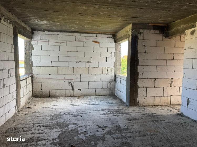 Casă cu 4 camere în Făcăi