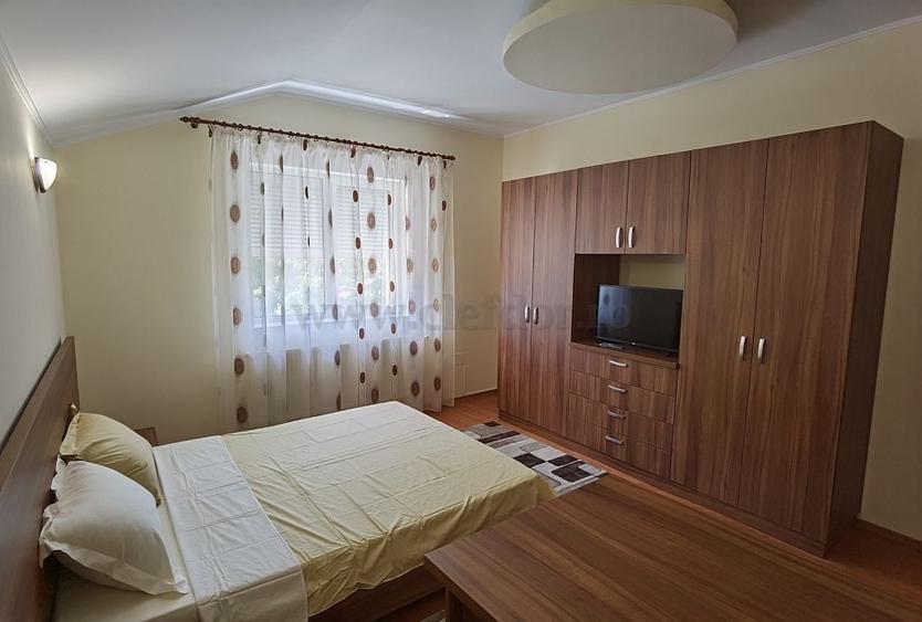 Casă individuală cu 6 camere cu Canalizare în Pipera