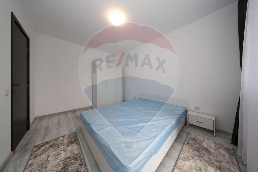 Apartament cu 2 camere semidecomandat în Sânpetru