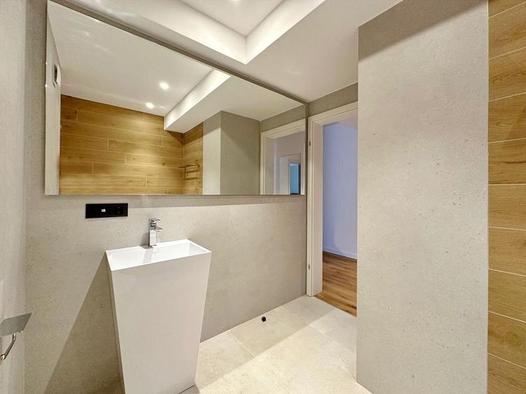 Apartament cu 3 camere decomandat, mobilat în Centrul Istoric