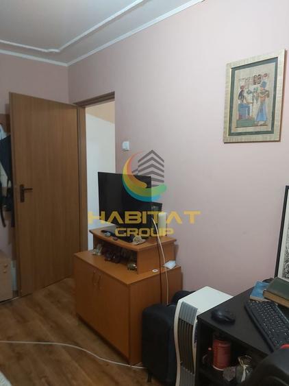 Apartament cu 3 camere semidecomandat în Alexandru Obregia