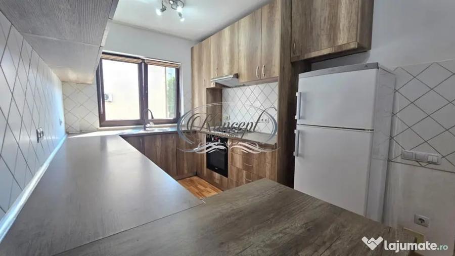 Apartament cu 3 camere semidecomandat în Europa
