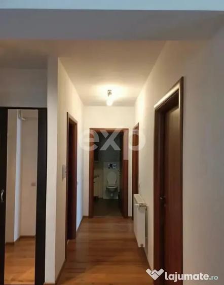 Apartament cu 3 camere semidecomandat în Central