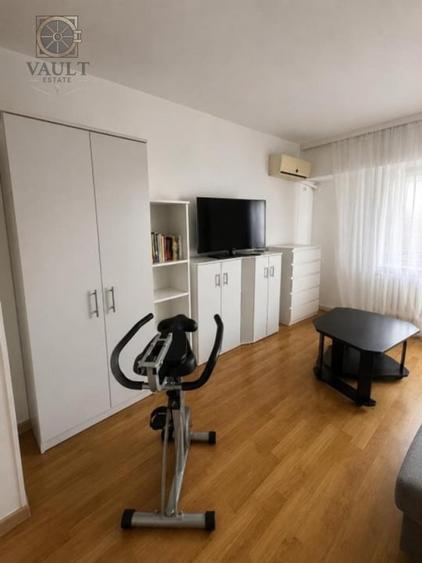 Garsonieră decomandată, mobilată în P-ța Alba Iulia