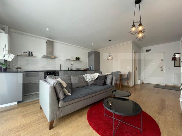 Apartament cu 2 camere semidecomandat, mobilat în Bună Ziua