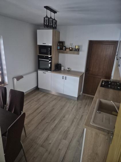 Casă cu 4 camere în Central