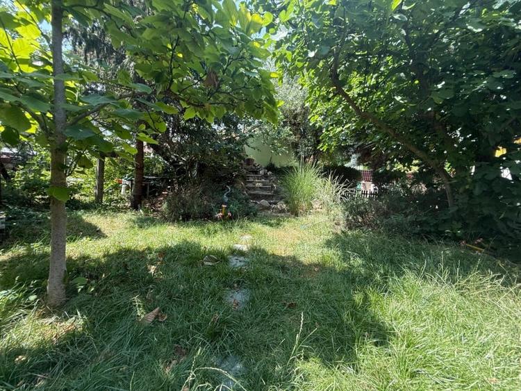 Casă individuală cu 6 camere cu Canalizare în Fratelia