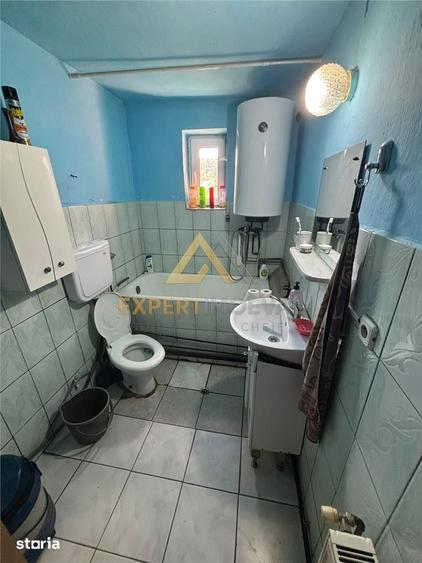 Casă cu 4 camere cu Teren 4900 Mp în Central