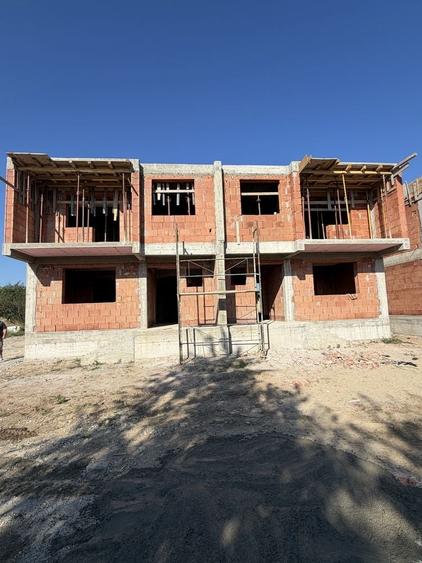 Casă cu 4 camere în Smeura