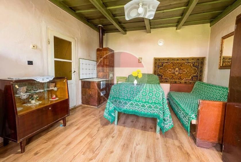 Casă cu 2 camere cu Teren 3618 Mp în Moldovenești