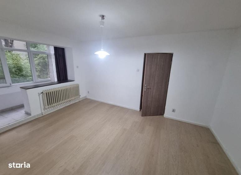 Apartament cu 2 camere semidecomandat în Tătărași