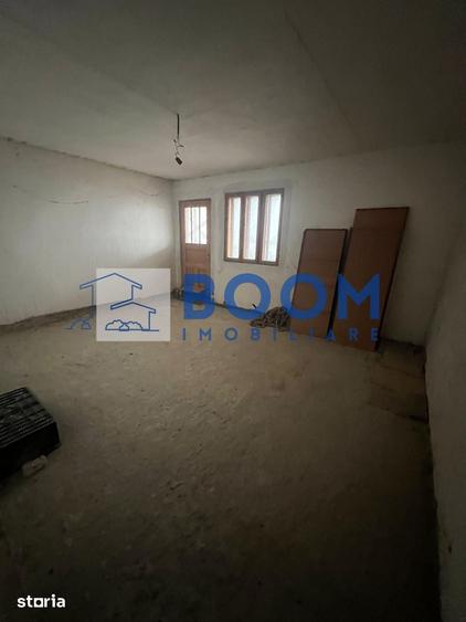 Casă cu 10 camere cu Teren 240 Mp în Central