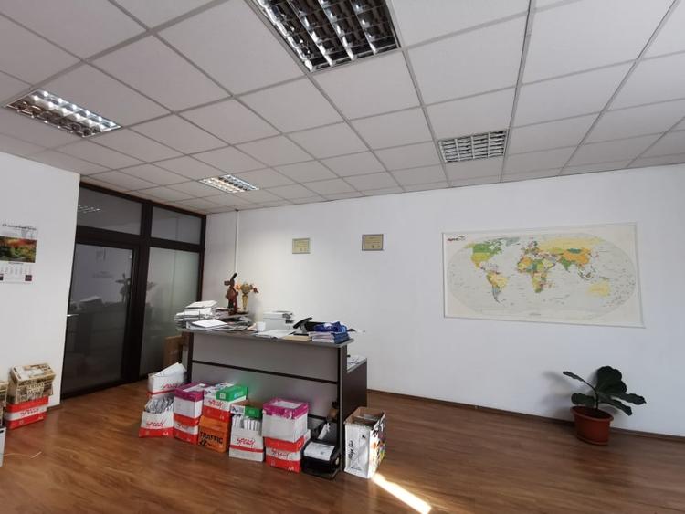Spațiu comercial, de 478 mp, în Capitol