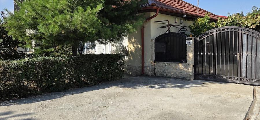 Casă cu Canalizare în Fratelia