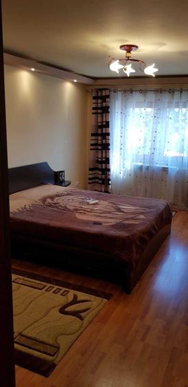 Apartament cu 3 camere decomandat în Exterior Vest