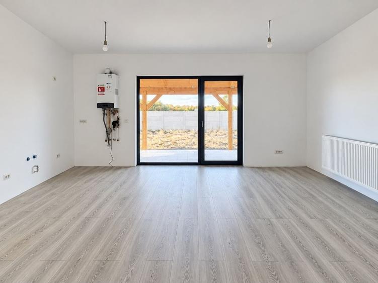 Duplex cu 4 camere cu Canalizare în Moșnița Nouă