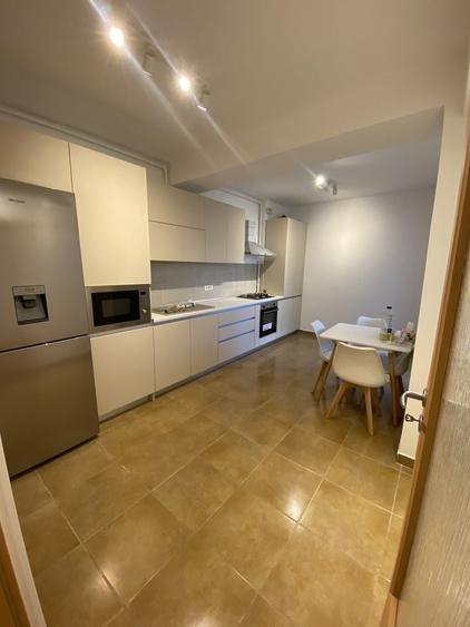 Apartament cu 3 camere decomandat în Pipera