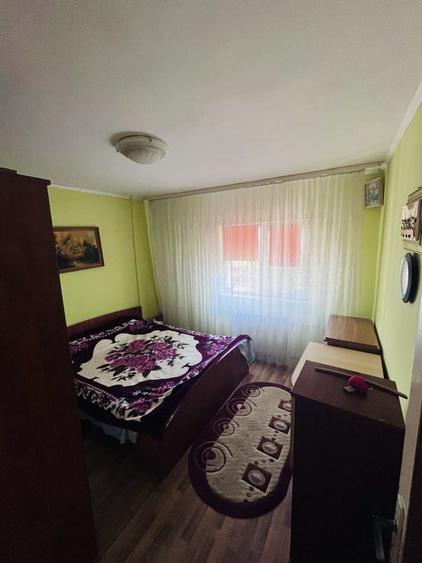 Apartament cu 2 camere decomandat în Racova