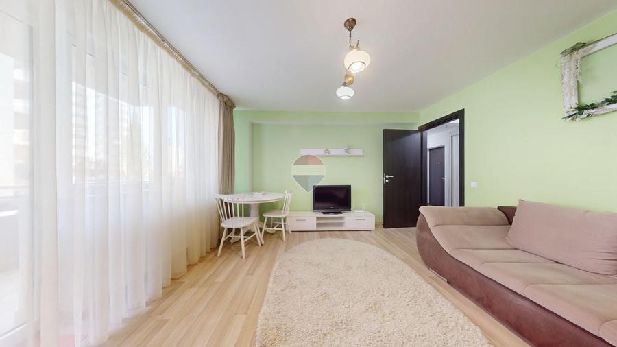 Apartament cu 2 camere decomandat în Tractorul