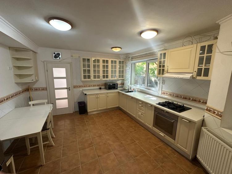 Apartament cu 2 camere decomandat în Otopeni