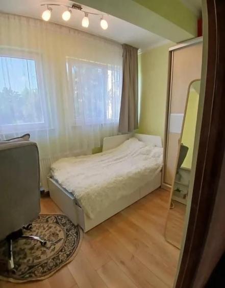 Apartament cu 4 camere semidecomandat, mobilat în Gheorgheni