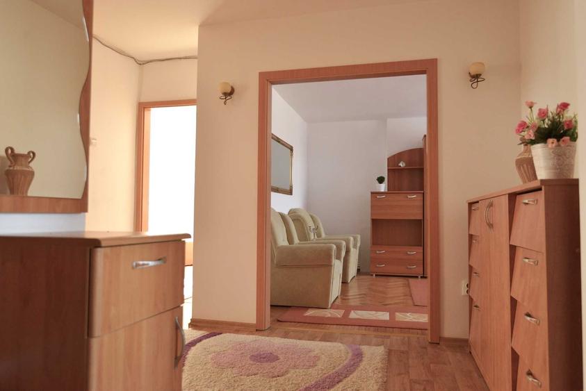 Apartament cu 3 camere decomandat în Central