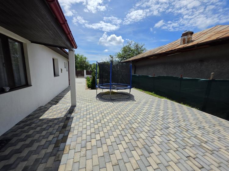 Casă renovată cu 6 camere, teren 557 mp – Berceni, Prahova - 27