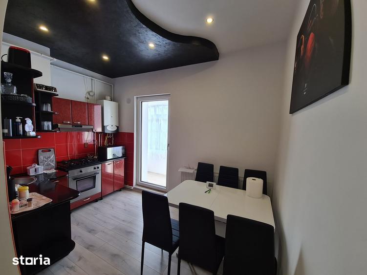 Apartament cu 3 camere decomandat în Central