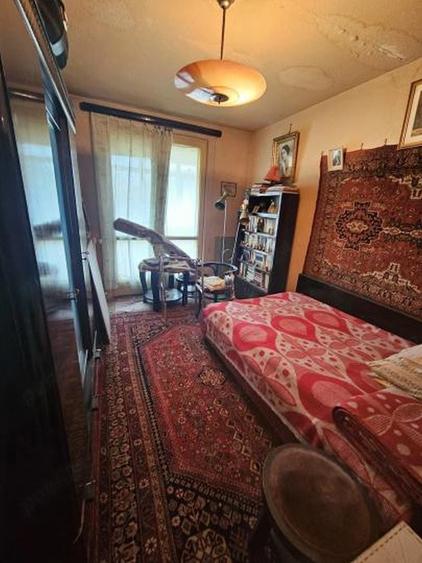 Apartament cu 3 camere semidecomandat în Basarabia