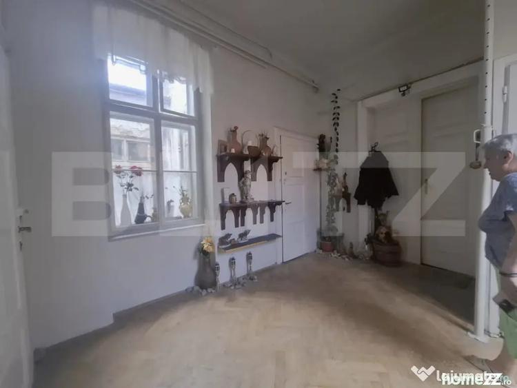 Apartament cu 4 camere decomandat în Centrul Istoric