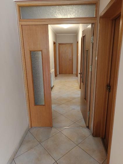 Casă individuală cu 10 camere cu Teren 1000 Mp în Central
