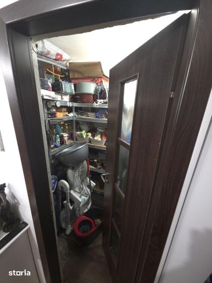 Apartament cu 4 camere decomandat în Rahova