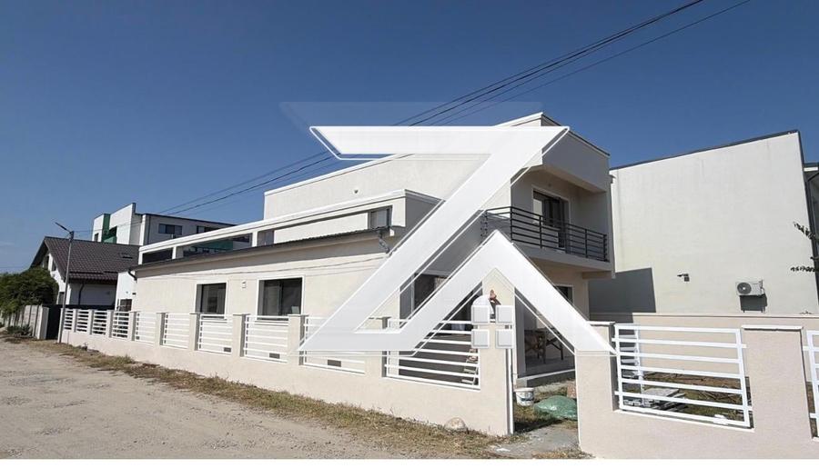 Casă individuală cu 4 camere cu Garaj în Exterior Sud