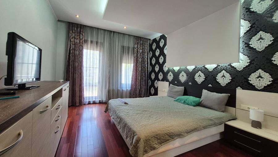 Apartament cu 3 camere decomandat în Barbu Văcărescu
