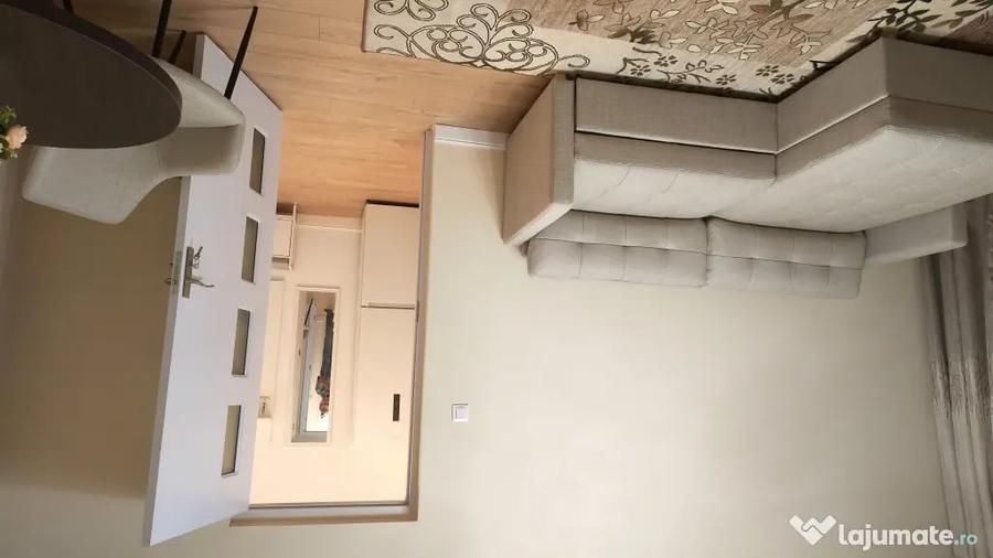 Apartament cu 2 camere semidecomandat în Alexandru Obregia