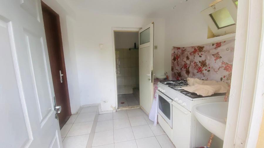 Casă individuală cu 4 camere cu Teren 250 Mp în Km 5