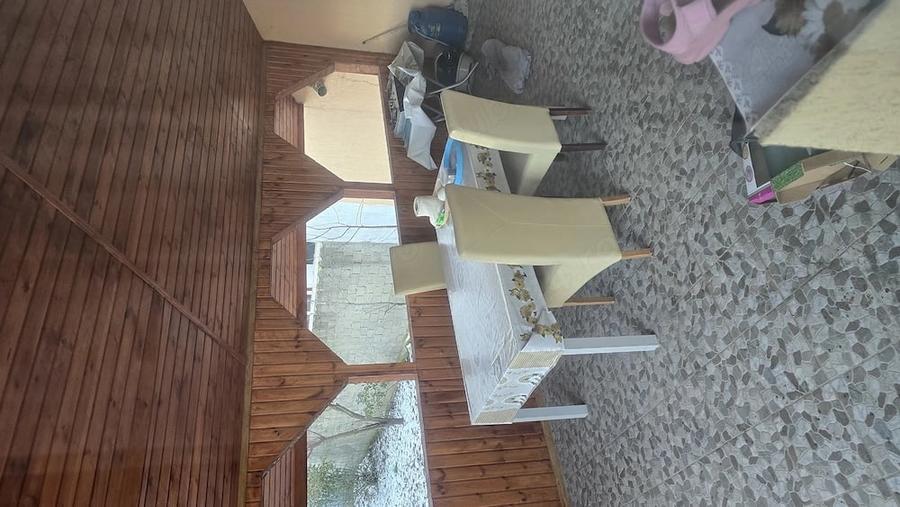 Casă cu 6 camere cu Teren 483 Mp în Domnești