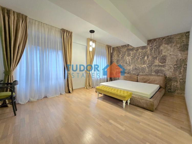 Apartament cu 5 camere decomandat, mobilat în Șoseaua Nordului