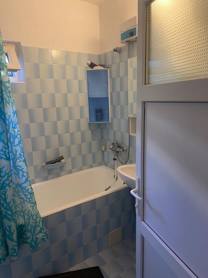 Casă individuală cu 6 camere cu Garaj în Km 5