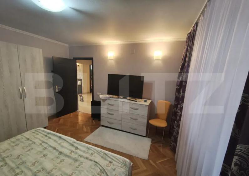 Apartament cu 4 camere decomandat în Decebal