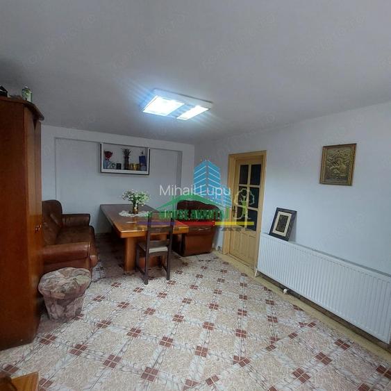 Teren si cladiri Vanatori (Stone Park-Hora Miresei)