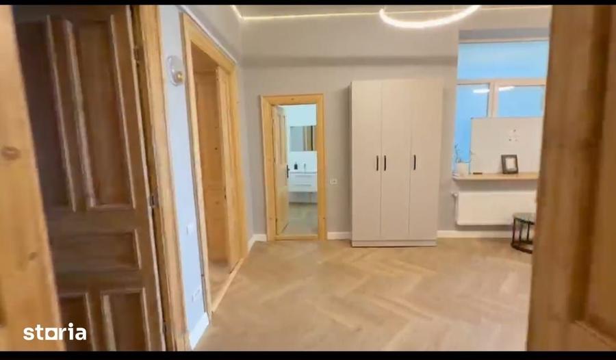 Apartament cu 5 camere în Peninsula