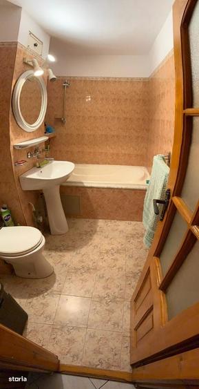 Apartament cu 3 camere decomandat în Lunei