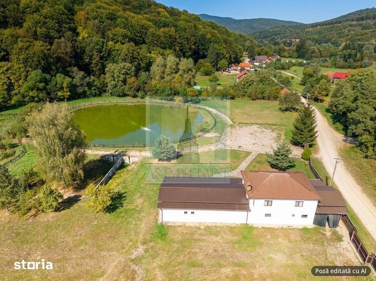 Casă cu 7 camere cu Teren 16800 Mp în Dobârlău