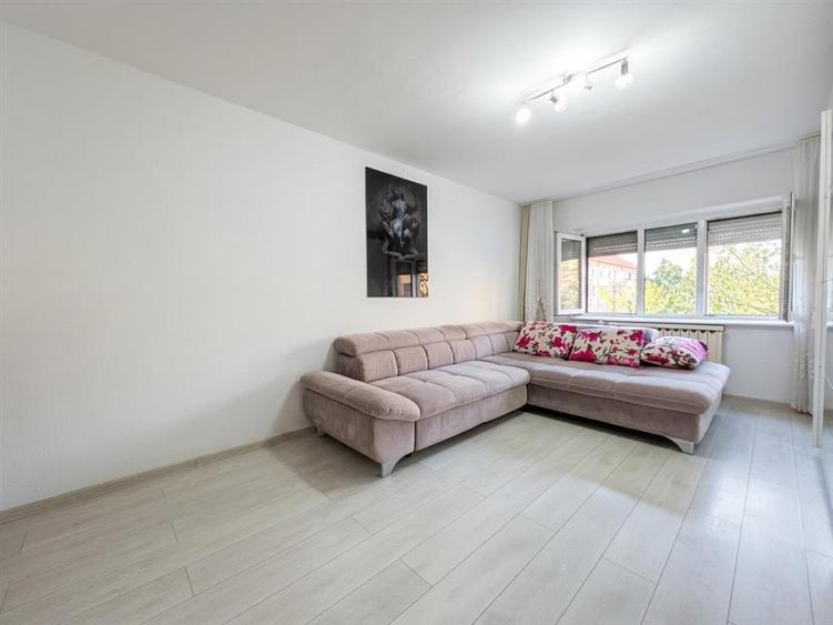 Apartament cu 2 camere decomandat în Decebal