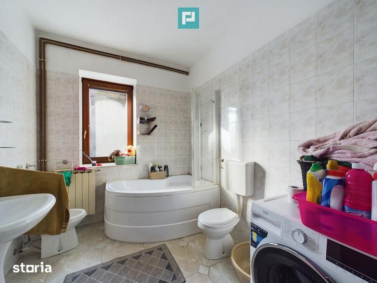 Casă cu 5 camere cu Teren 487 Mp în Mehala