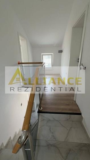 Casă individuală cu 4 camere cu Canalizare în Berceni