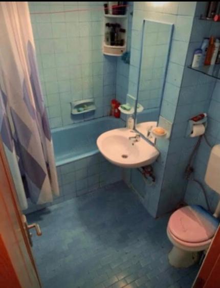 Apartament cu 3 camere decomandat în Torontalului