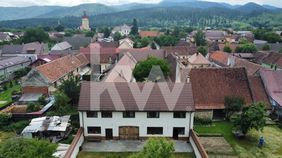 Casă individuală cu 20 camere cu Canalizare în Cristian
