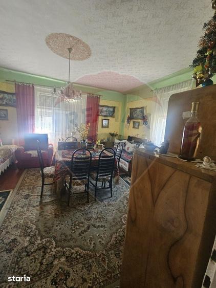 Casa / Vila cu 3 camere de vanzare - 1